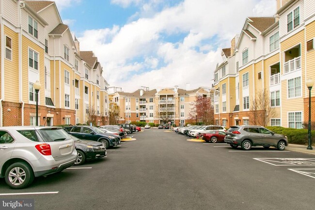 Building Photo - 2204 Westcourt Ln