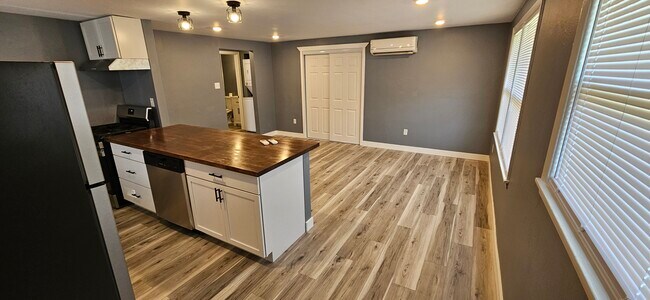 Foto del edificio - 1509 W Worley St