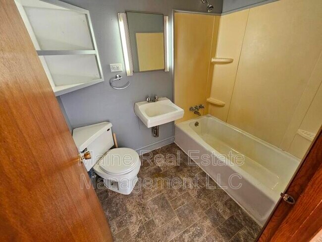 Foto del edificio - 2539 N Belfast Ave