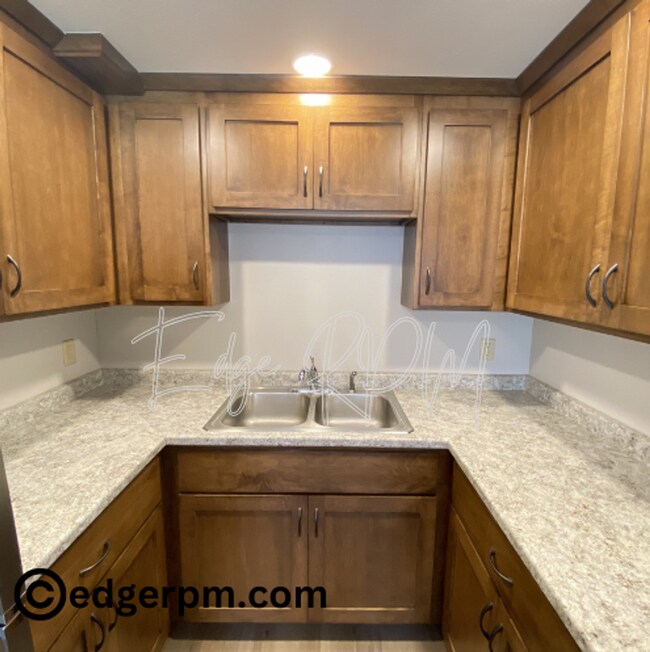 Foto del edificio - 211 1/2 Angie Dr