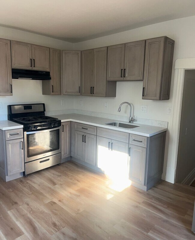 Foto del edificio - 848 E 28th St