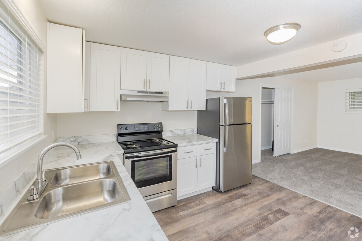 Manhattan Apartment Homes Apartments in Normandy Park, WA