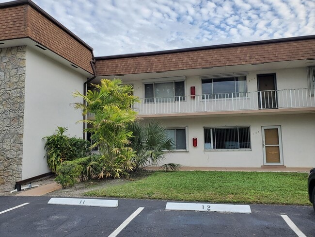 Building Photo - 2878 Donnelly Dr