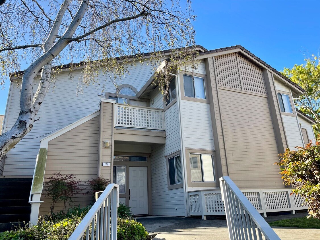 185 Palermo Ct, Hercules, CA 94547 Condo for Rent in Hercules, CA