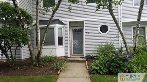 Primary Photo - 68 La Rue Ln