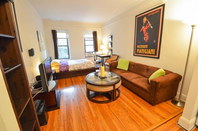 Foto del edificio - 220 E 52nd St