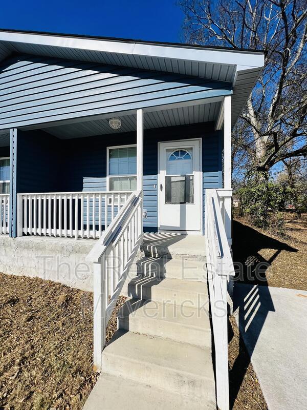 Building Photo - 311 N Holly St