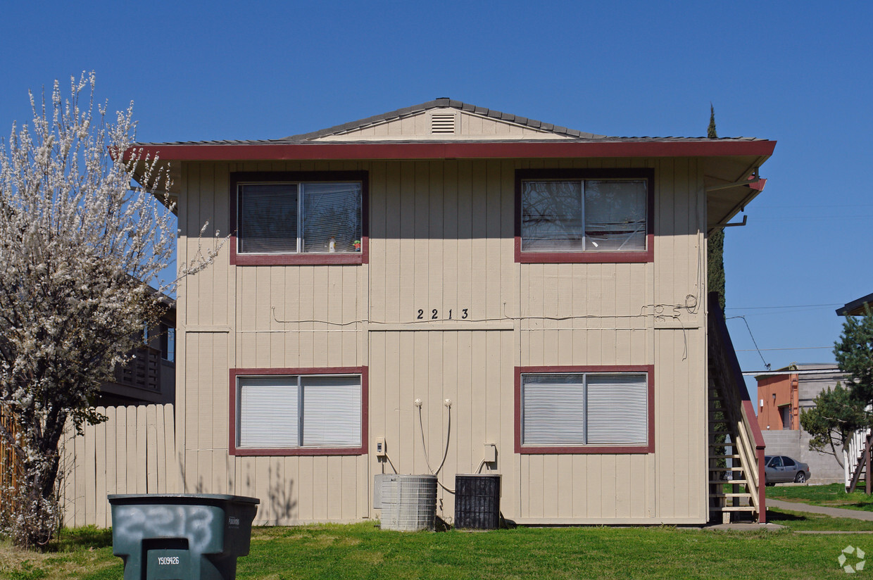 Building Photo - 2213 15th Ave