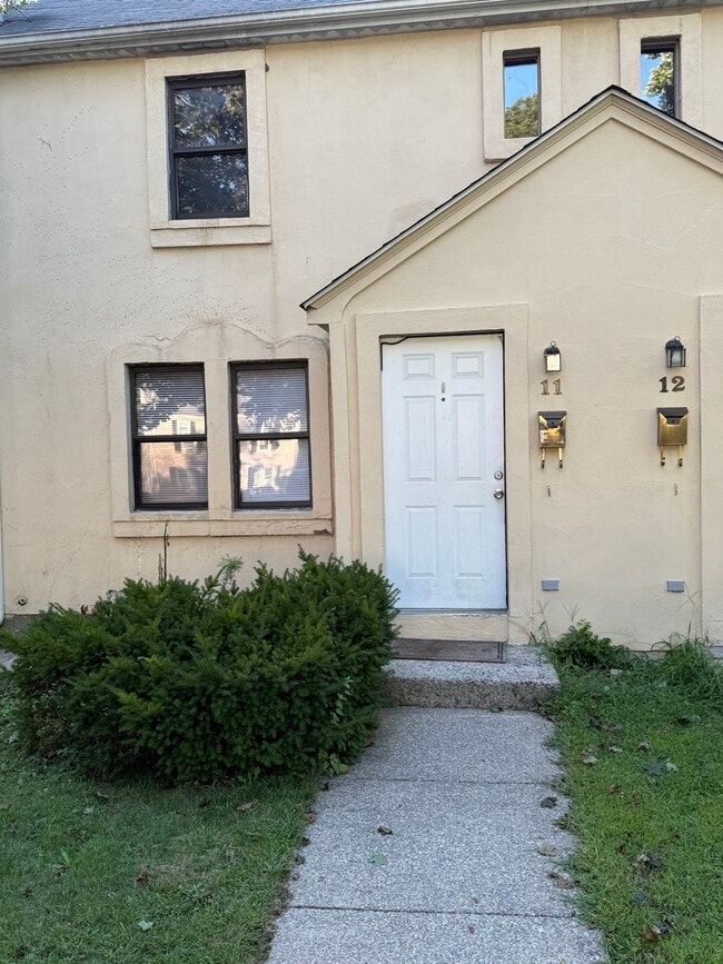 Building Photo - 11 Brownell Cir
