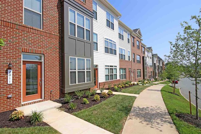 Building Photo - 2021 Inglewood Dr