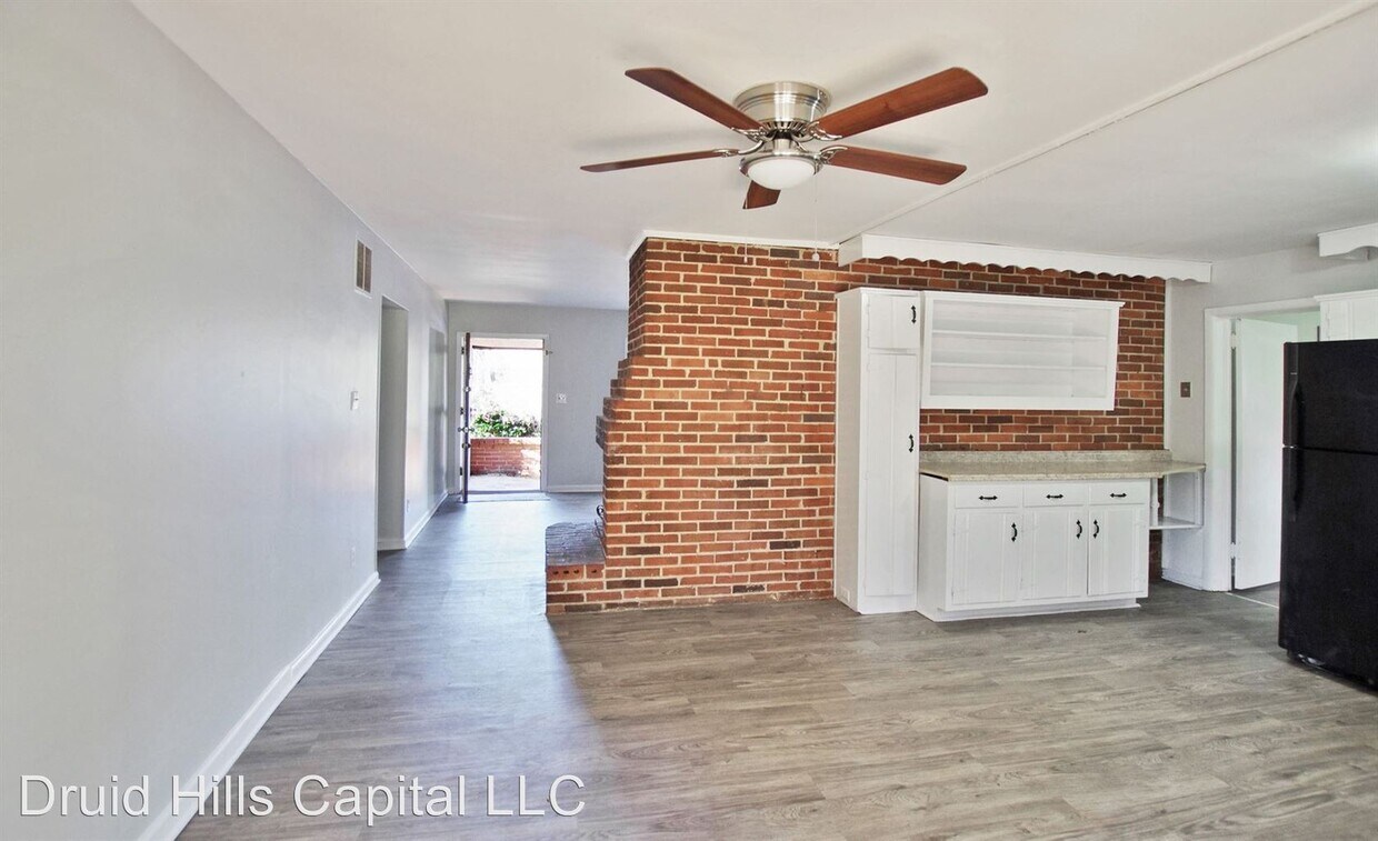 Foto principal - 3 br, 2 bath House - 1970 Columbia Dr