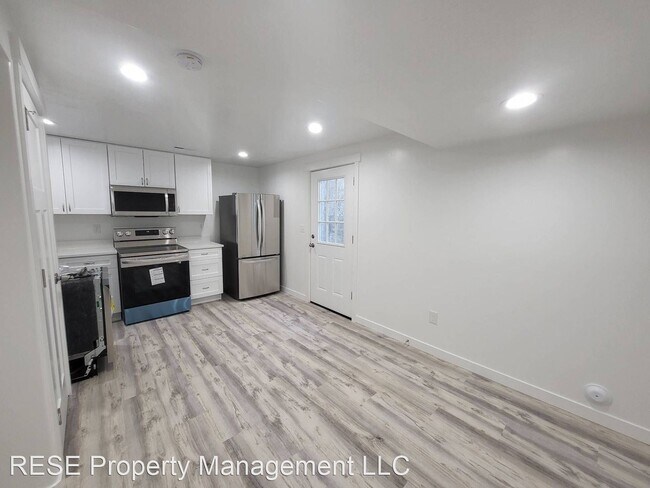 Building Photo - 2 br, 1 bath House - 22 E 425 N Downstairs