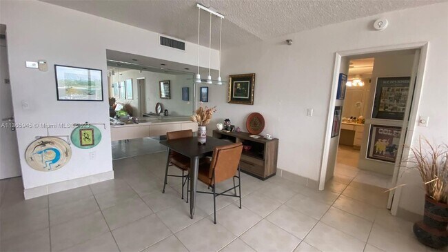 Building Photo - 20515 E Country Club Dr