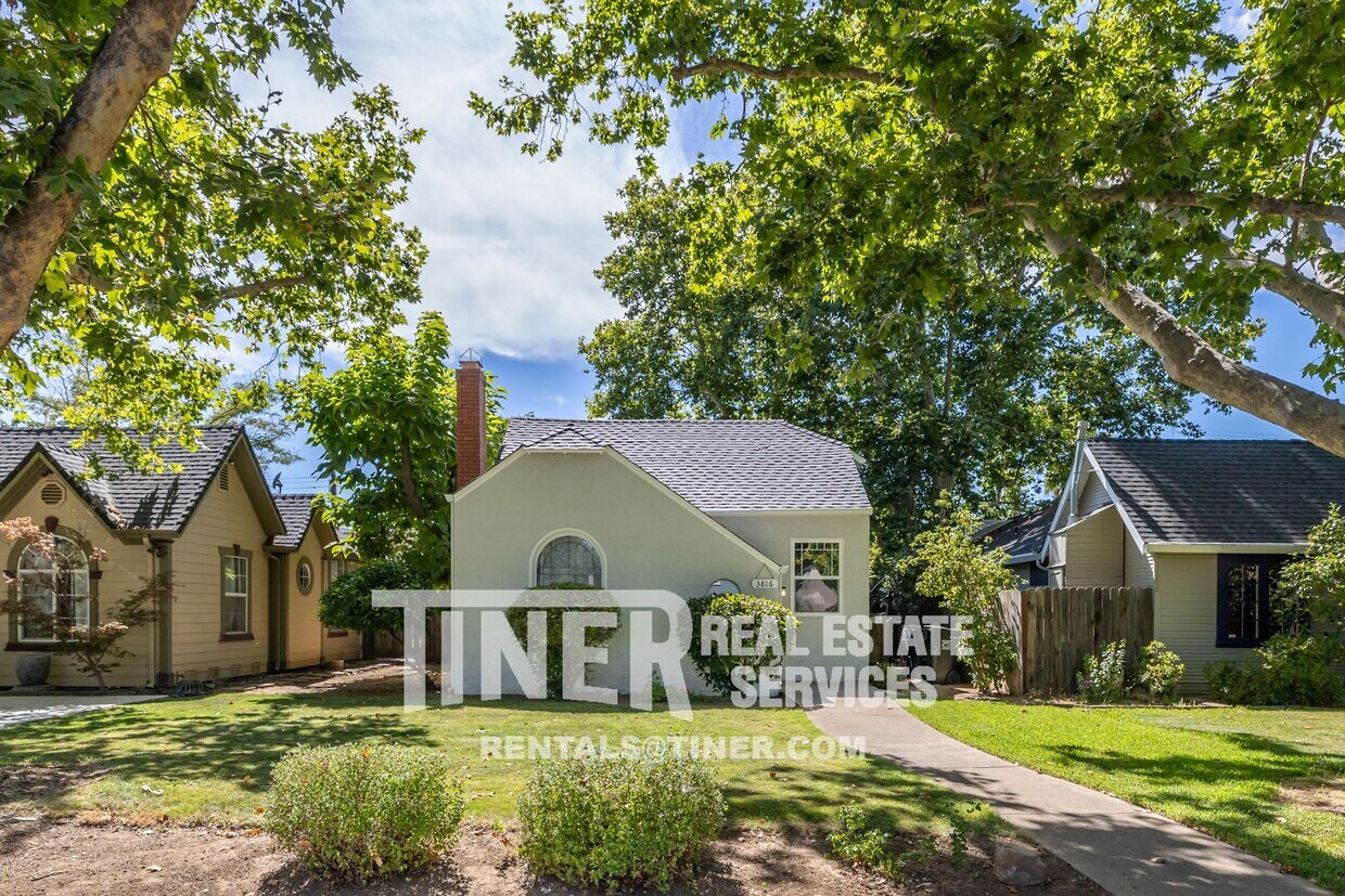 Foto principal - Character Filled Residence Near Sacramento...