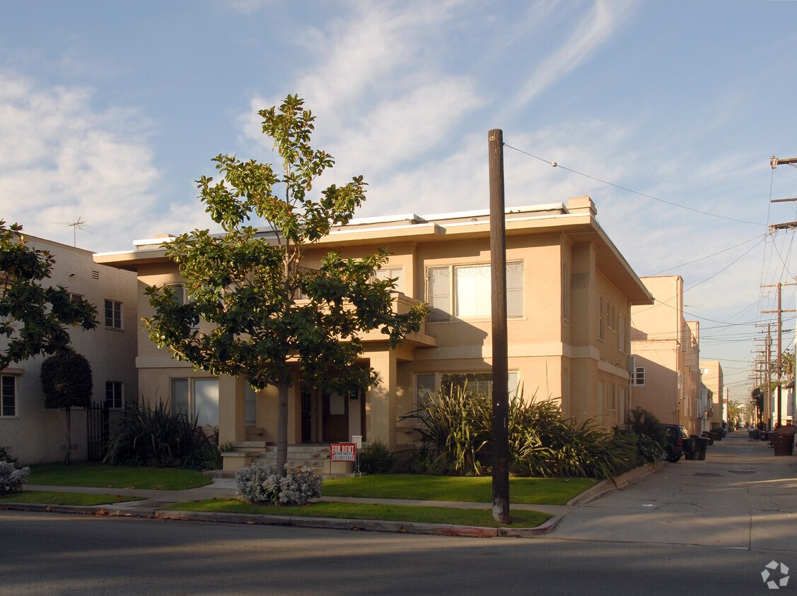 Building Photo - 117 Cherry Ave