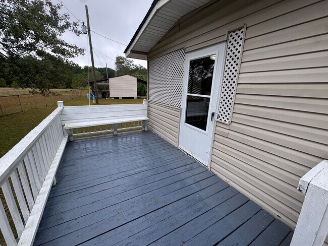 Foto del edificio - 3830 Huckleberry Rd