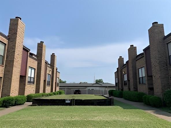 Primary Photo - 4825 Diaz Ave