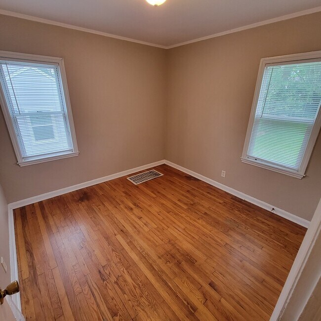 Foto del edificio - 1712 Francis Ave