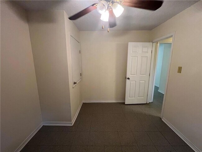 Foto del edificio - 65087 Mitchell St