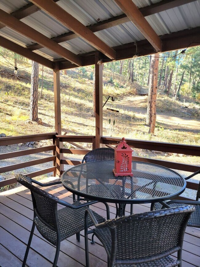 Foto del edificio - 2 br, 2 bath House - 235 Hart Avenue