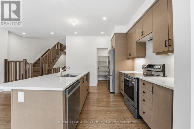 Photo du bâtiment - 1194 Spoor St