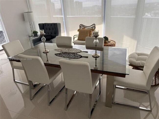 Foto del edificio - 488 NE 18th St