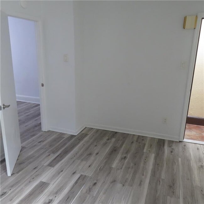 Building Photo - 434 Ave Y