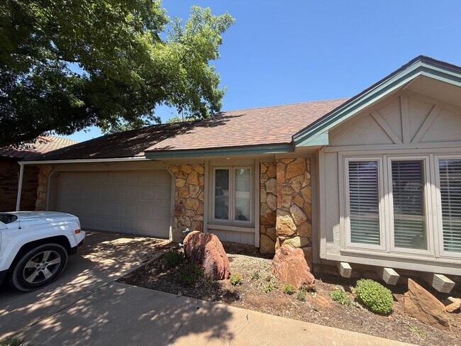 Foto del edificio - Available July 1st! 3/2/2 in Preston Smith