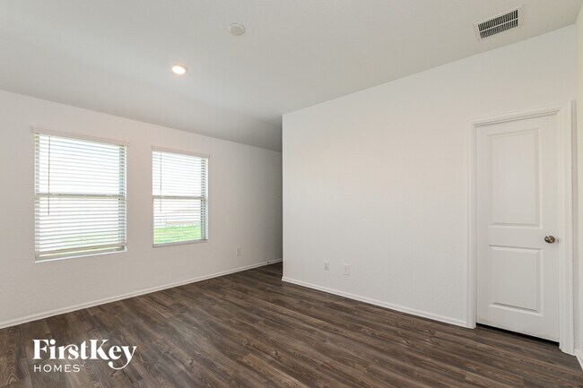 Building Photo - 18446 Summit Ranch Dr