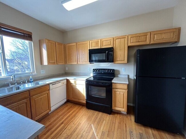 Building Photo - 7165 Mt Higgins Heights