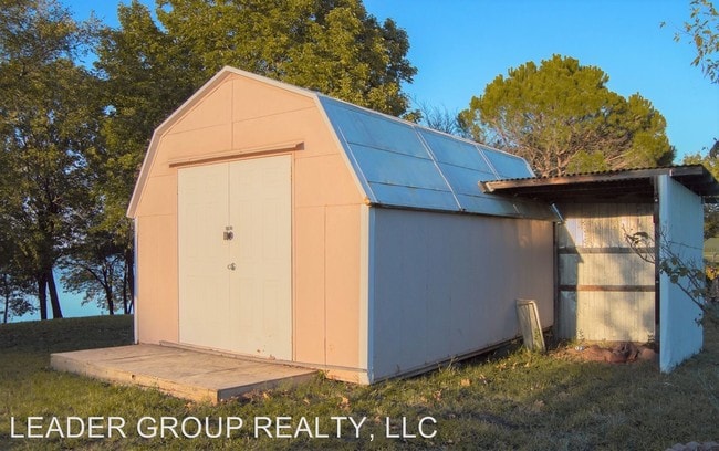 Building Photo - 2 br, 2 bath House - 205 E Hilltop Rd