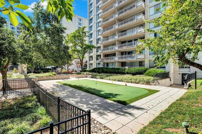 Foto del edificio - 2111 Richmond Hwy