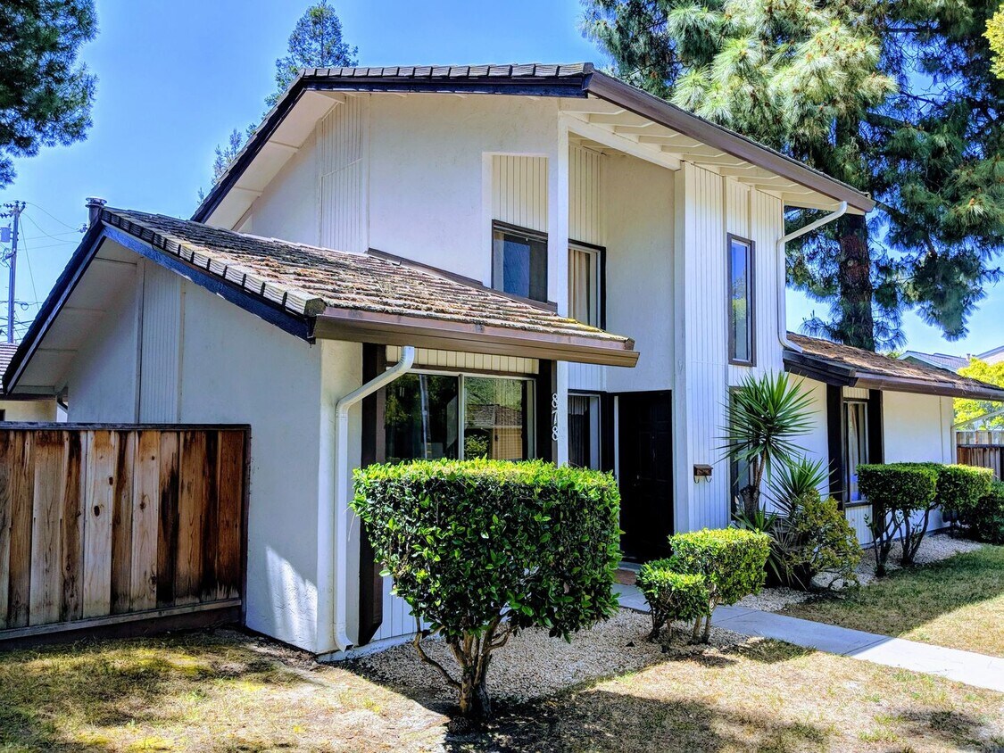 Foto principal - Los Gatos Townhome
