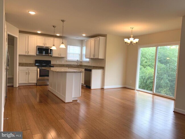 Foto del edificio - 6907 Lunette Ln