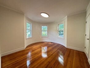 Building Photo - 391 Linwood Ave