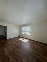 Building Photo - 931-933 Florida St
