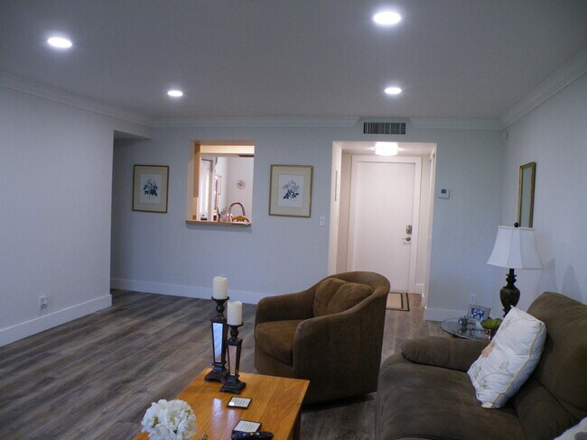 Foto del edificio - 15 Willowbrook Ln