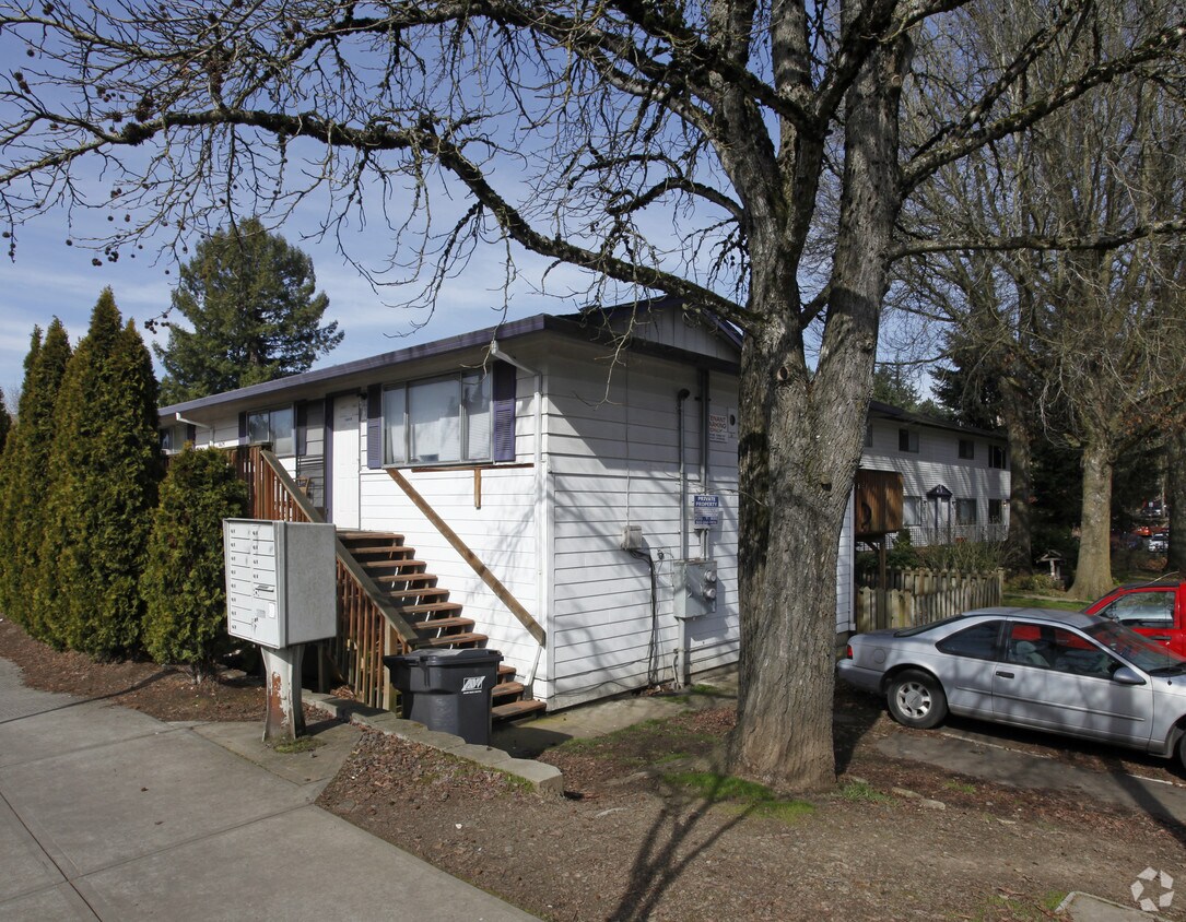 Building Photo - 18675 SW Boones Ferry Rd