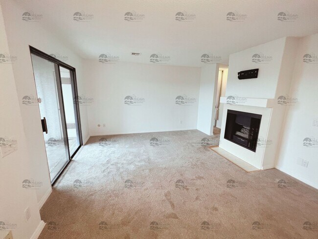 Building Photo - Second Level 2Bd/2Ba with Mountain Views!