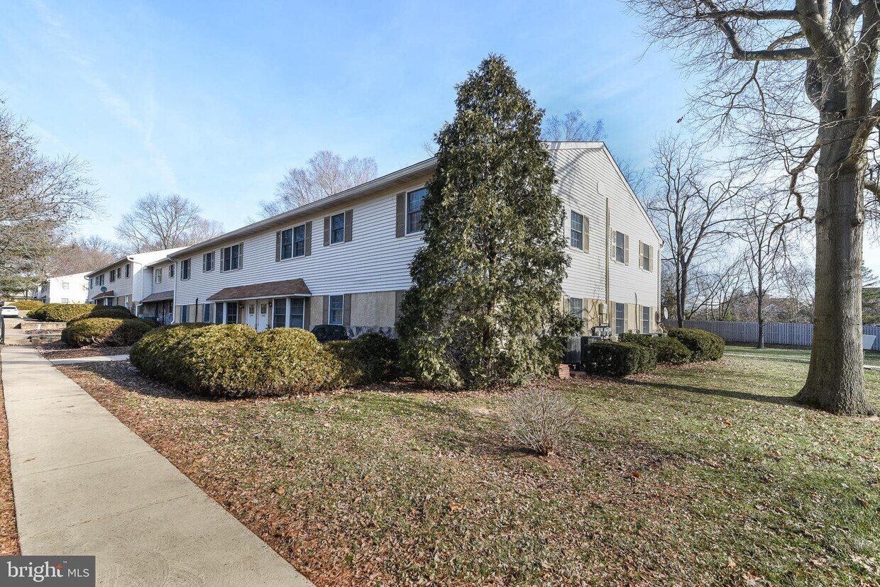 21051 Whitpain Hills, Whitpain Township, PA 19422 Room for Rent in