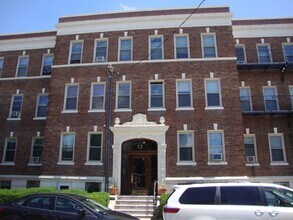 Building Photo - 12 Ransom Rd