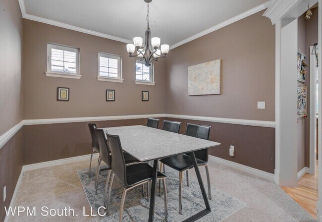 Building Photo - 4 br, 2.5 bath House - 3037 NE Larkspur Ln