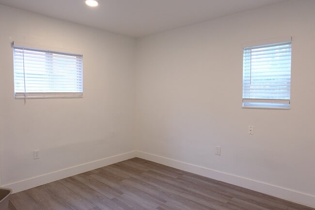 Photo - 43 W 25th St House