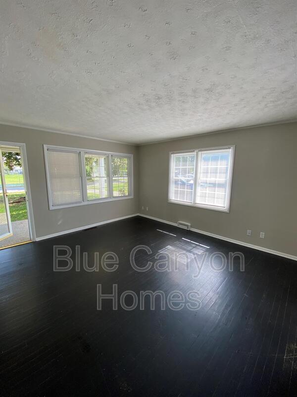 Building Photo - 4830 Redwing Way