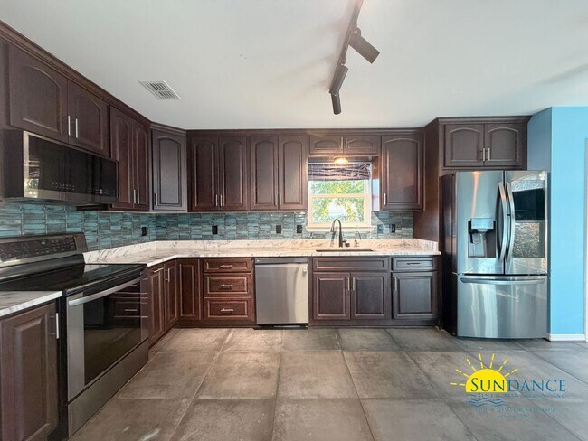 Foto del edificio - MOVE-IN SPECIAL: $500 OFF YOUR FIRST MONTH...