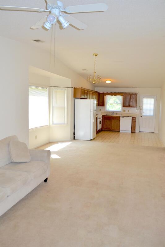 Building Photo - 202 Lakeside Dr