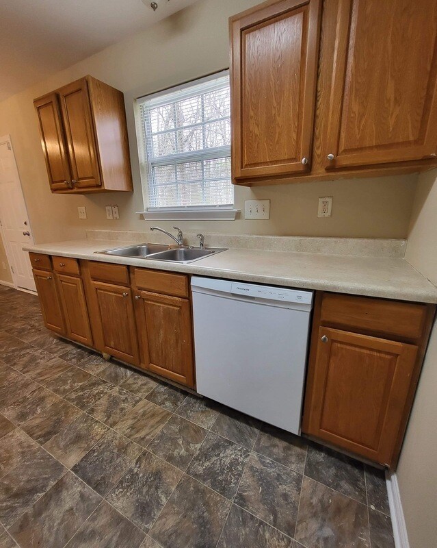 Building Photo - 2257 Blue Hampton Ln