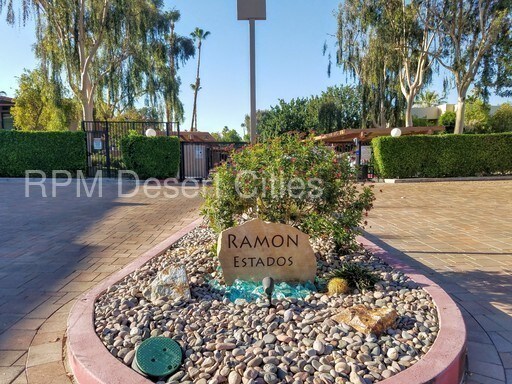 Building Photo - Great Palm Springs Condo