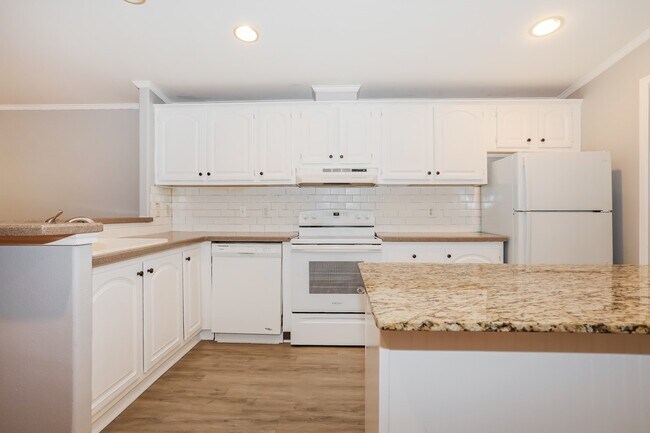Building Photo - 21035 Sweet Blossom Ln