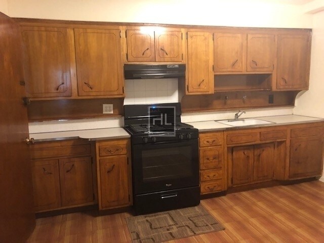 Primary Photo - Great One Bedroom in Woodside, NY